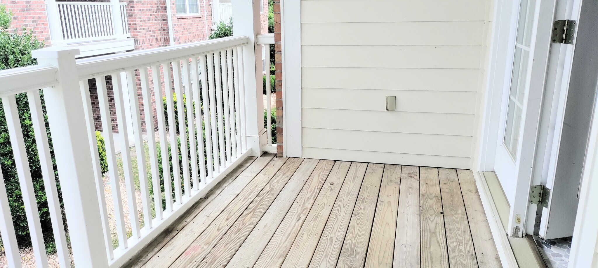 Balcony - 2041 Silvercrest Drive