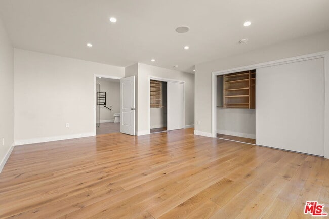 Building Photo - 4102 Cloverdale Ave