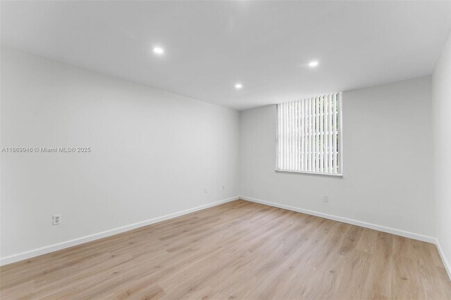 Building Photo - 8307 SW 142nd Ave
