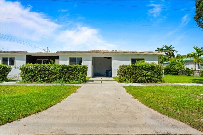 Building Photo - 580 Lee Dr