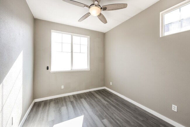 Building Photo - 1093 Mayport Dr