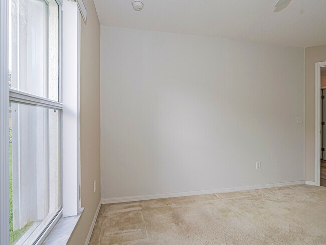 Building Photo - 105 Briarcliff Cir