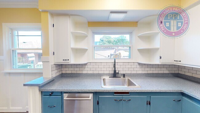 Building Photo - 2031 N Killingsworth St