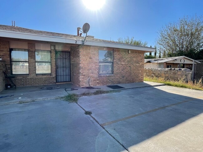 Building Photo - 7214 Dale Rd