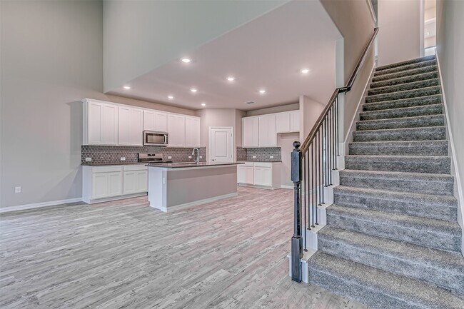 Building Photo - 337 Edmund Ln
