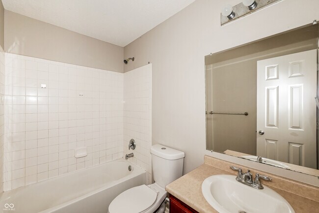 Building Photo - 673 Indigo Ct