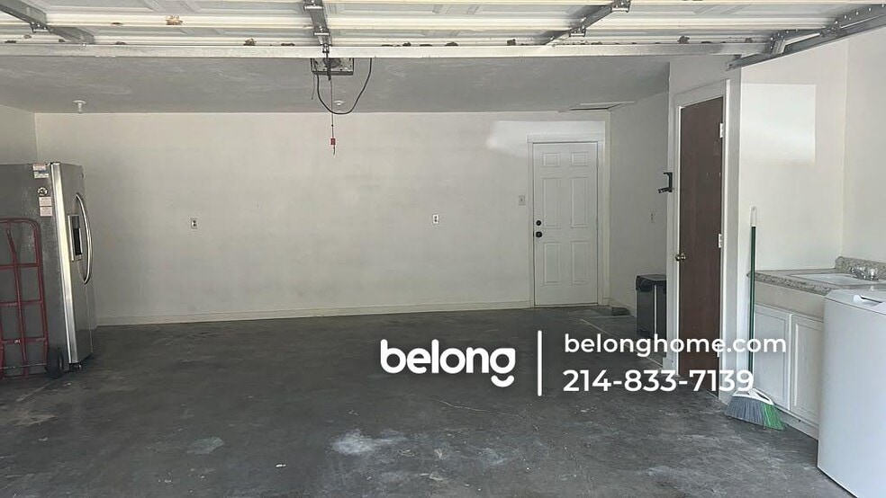 Building Photo - 144 Sunset Dr