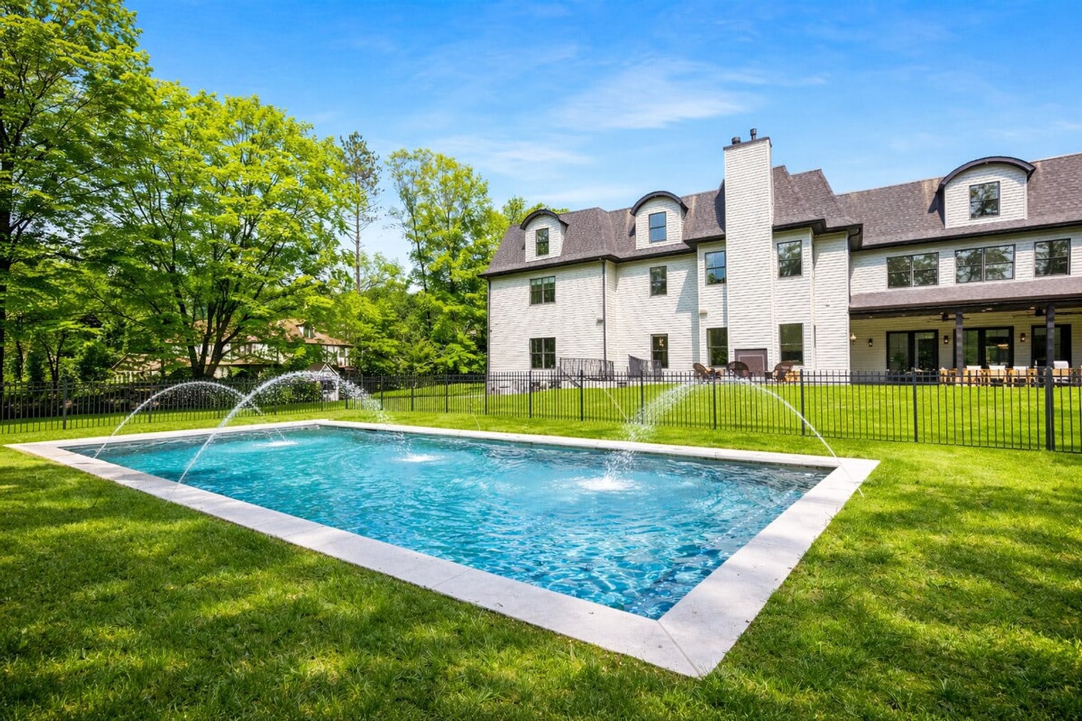 Building Photo - 241 E Saddle River Rd