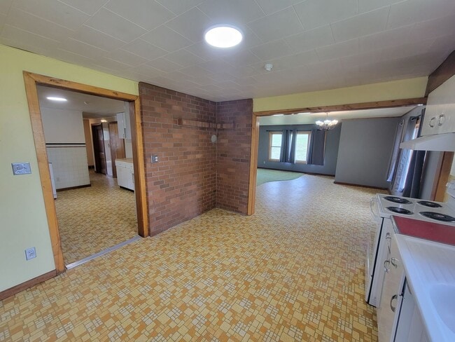 Building Photo - 5 Bedroom Home in Usk, WA