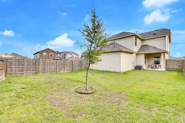 Building Photo - 3422 Couch Dr