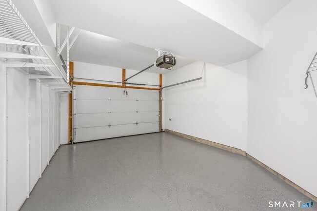Building Photo - 806 Hope St