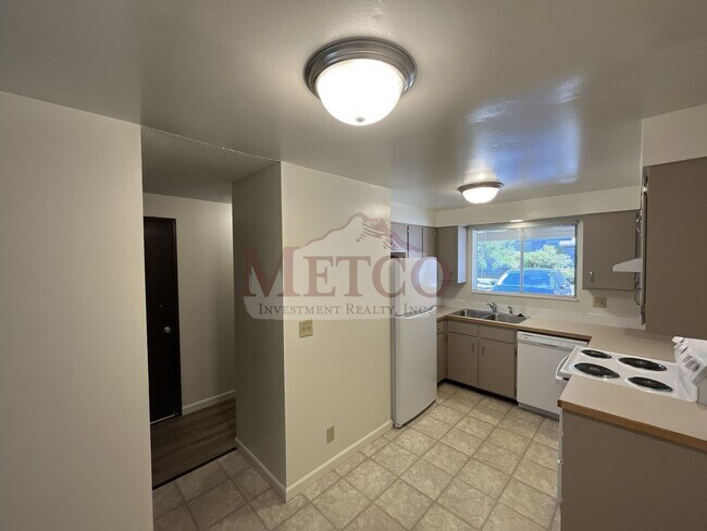 Building Photo - 14401