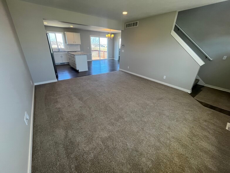 Building Photo - 3865 Elm Ridge Dr