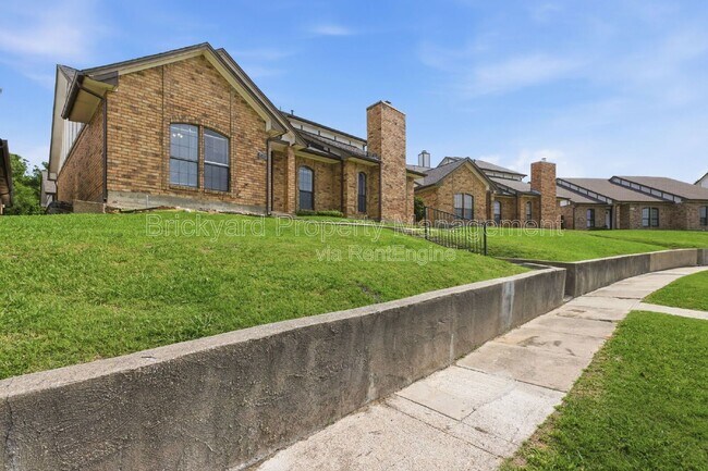 Building Photo - 6324 Alissa Dr