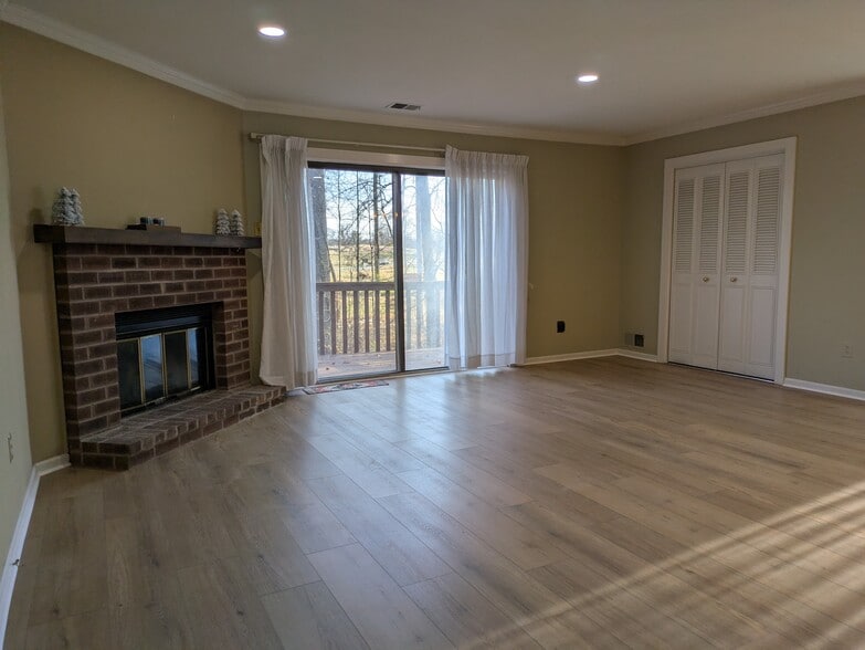 Building Photo - 114 Neyland Ct