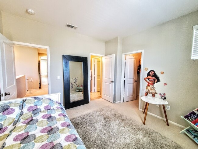 Building Photo - Gorgeous Home- Lots of Upgrades