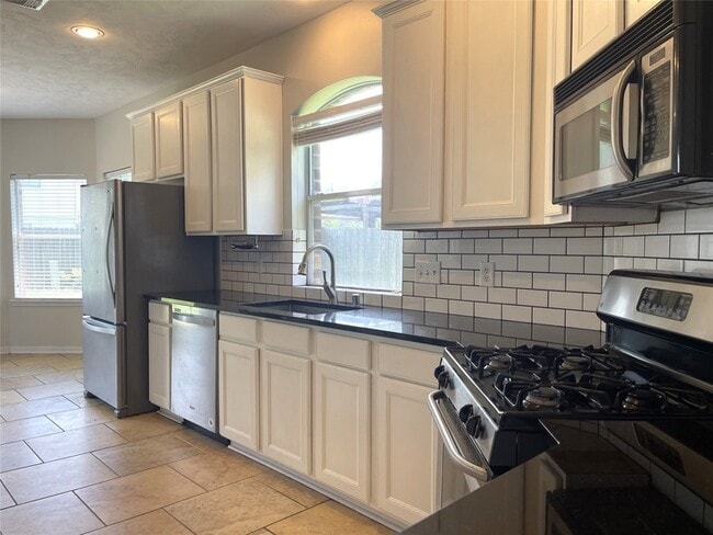Building Photo - 6411 Virginia Fields Dr