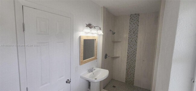 Building Photo - 200 NW 9th St