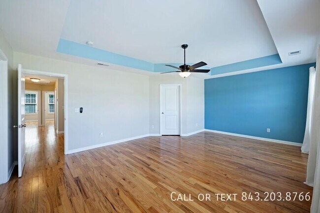 Building Photo - 158 Charlesfort Way