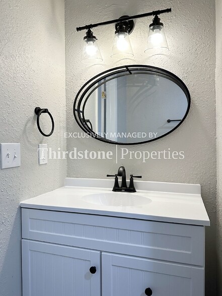 Building Photo - 10833 Liscard Rd S