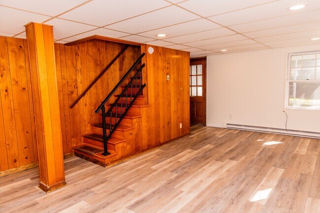 Building Photo - 700 Grove Ave