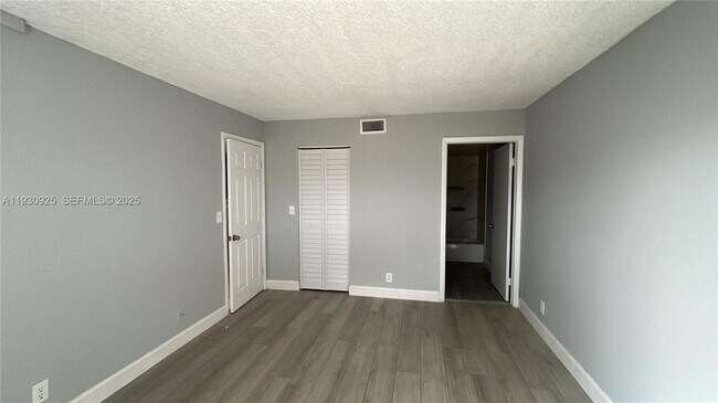 Building Photo - 1170 NW 80th Ave