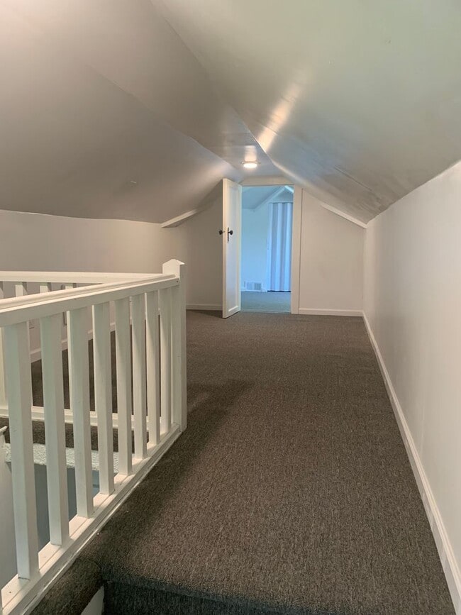 Building Photo - Spacious Updated Minne Lusa 3BR with Lots ...