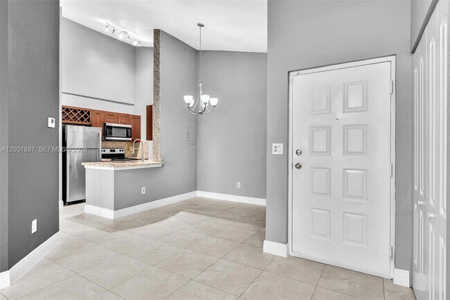 Building Photo - 2851 N Oakland Forest Dr