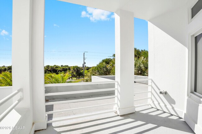 Building Photo - 435 Ocean Shore Blvd
