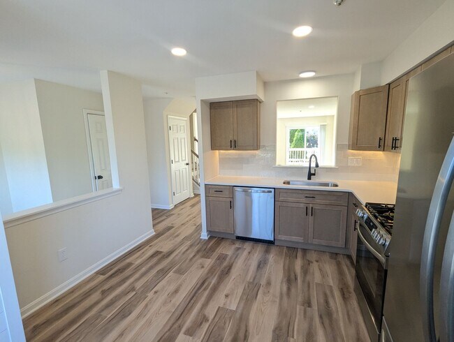 Building Photo - 7122 Collinsworth Pl