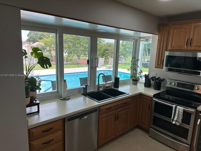 Building Photo - 10563 NW 4th St