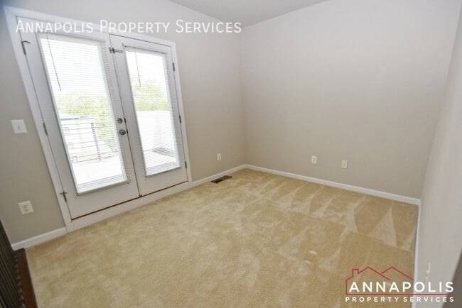 Building Photo - 133 Lejeune Way