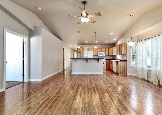 Building Photo - 140 Barron Way