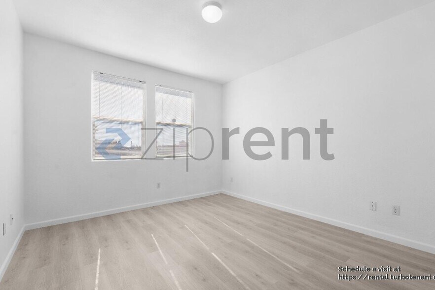 Building Photo - 10923 Tower Park Dr