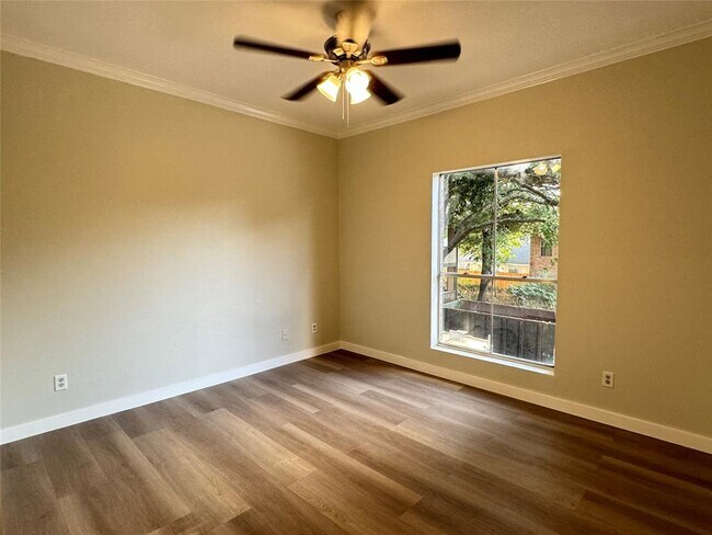 Building Photo - 6500 Harbor Town Dr