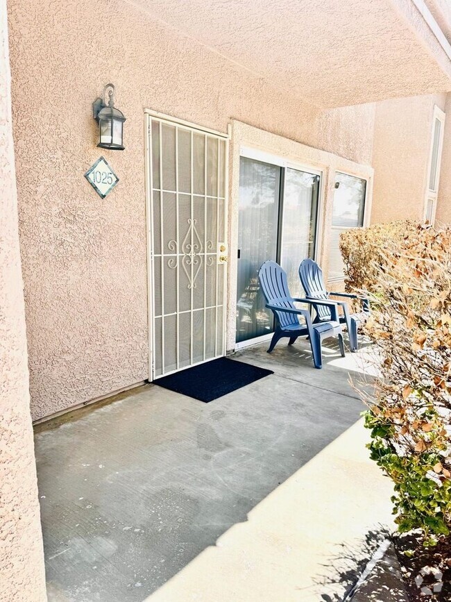 Building Photo - Charming 2BR Townhome in Las Vegas