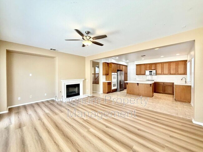 Building Photo - 29751 Maxmillian Ave