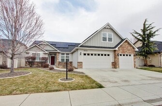 Building Photo - Immaculate Home Nestled in a Quiet Neighbo...