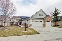 Building Photo - Immaculate Home Nestled in a Quiet Neighbo...