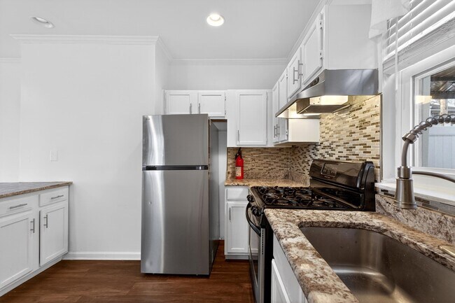 Building Photo - 104 McAdoo Ave