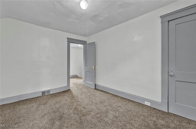 Building Photo - 3341 E 145th St