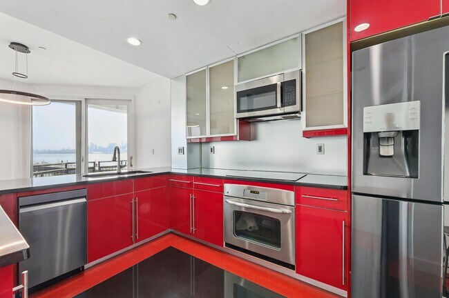 Building Photo - 600 Harbor Blvd