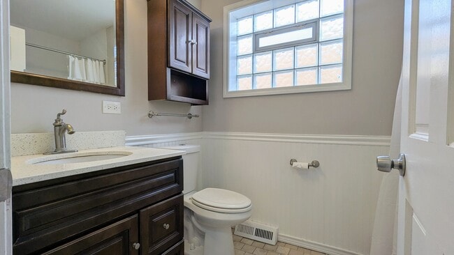 Building Photo - 6038 N Elston Ave