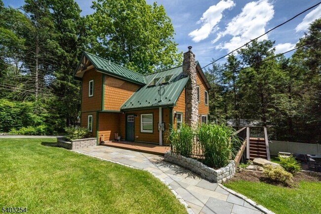 Building Photo - 30 Onteora Rd