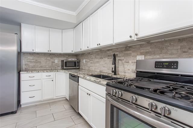 Building Photo - 5612 Birchman Ave