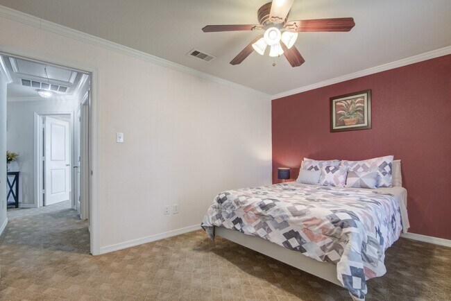 Building Photo - 55 Middle Borondo