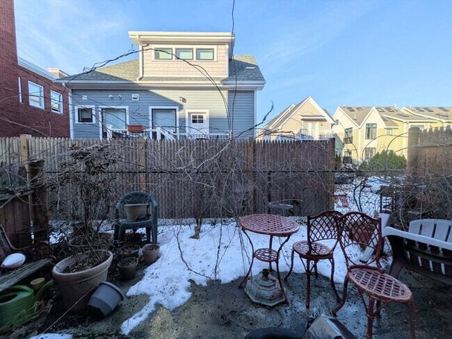 Building Photo - 263 Highland Ave