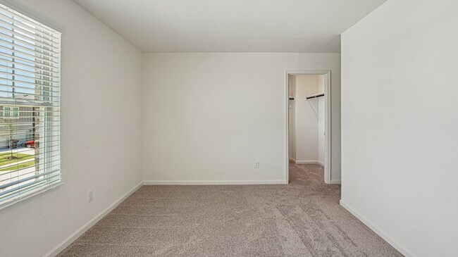 Building Photo - 6088 Mojave Dr