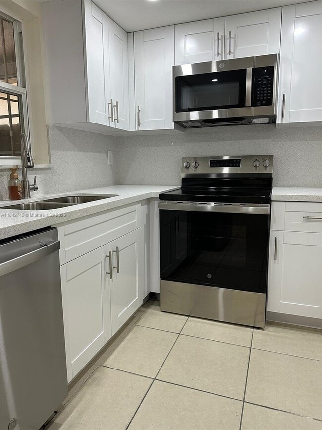 Building Photo - 2255 W 69th St