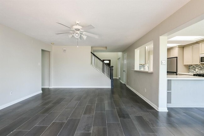 Building Photo - 112 Glade Bridge Ct